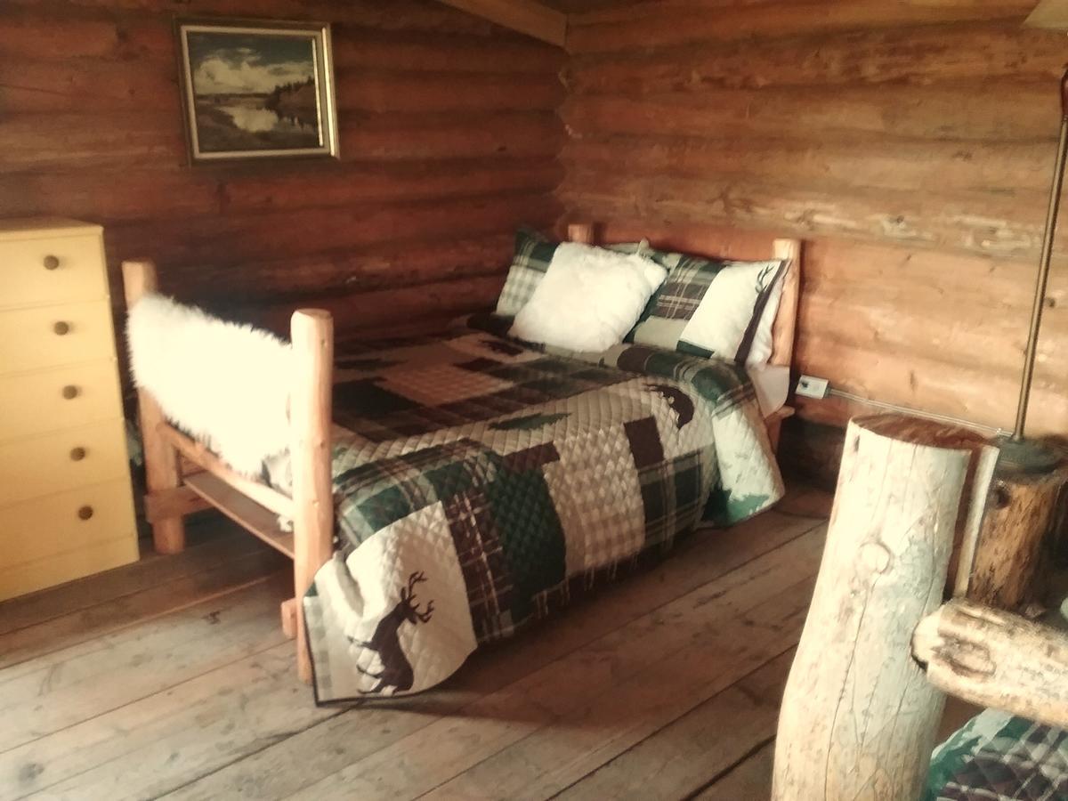 Eagle Bear Lodge Tatla Lake Esterno foto